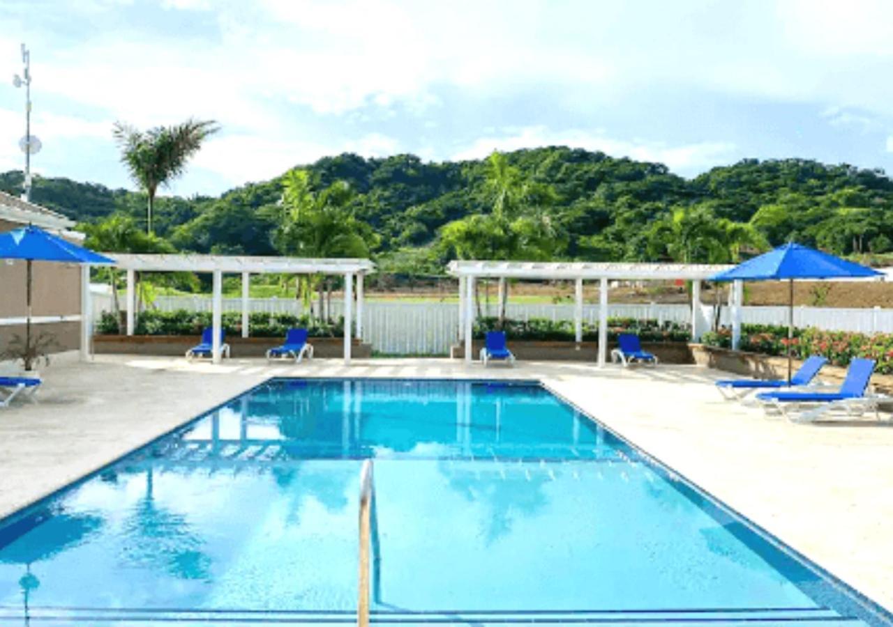 Seashore Vacation Home, Oceanpointe, Lucea, Jamaica Экстерьер фото