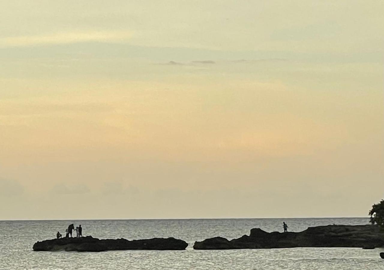 Seashore Vacation Home, Oceanpointe, Lucea, Jamaica Экстерьер фото